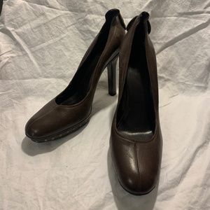 Gucci brown leather round toe platform pump  4.5” heel with platform